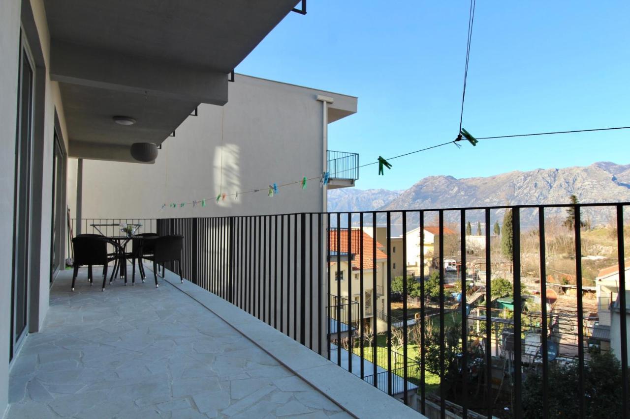 2Bd New Dobrota Apt With Bay Views コトル エクステリア 写真