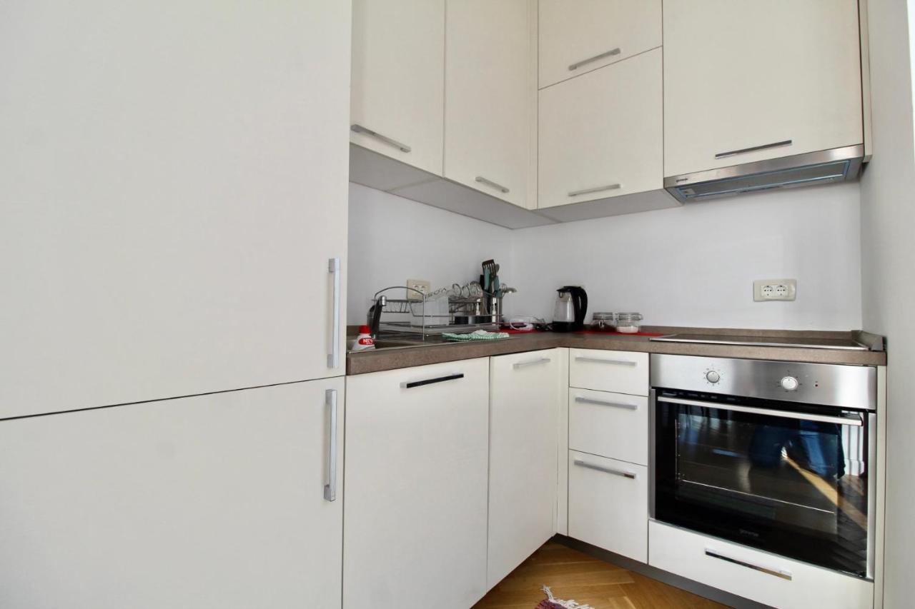 2Bd New Dobrota Apt With Bay Views コトル エクステリア 写真